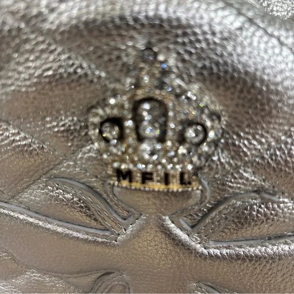 Brighton “My Flat in London” Queen Bee Leather Silver Quilted Tote I ❤️OFFERS!